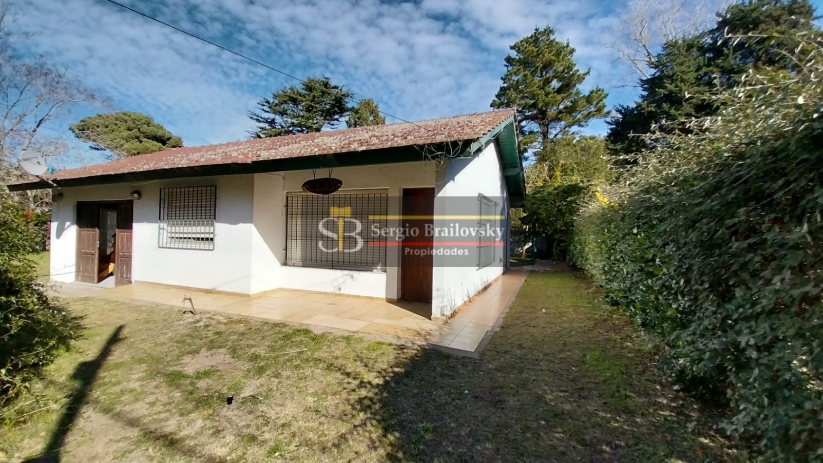 ALQUILER ANUAL- CASA DE 3 AMBIENTES ZONA SUR DE VILLA GESELL