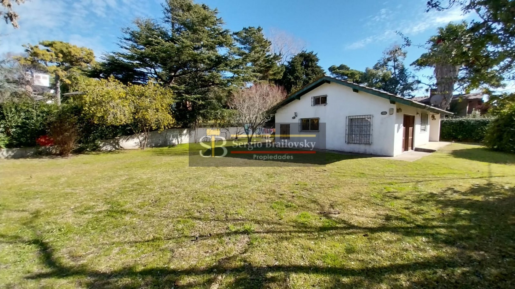 ALQUILER ANUAL- CASA DE 3 AMBIENTES ZONA SUR DE VILLA GESELL