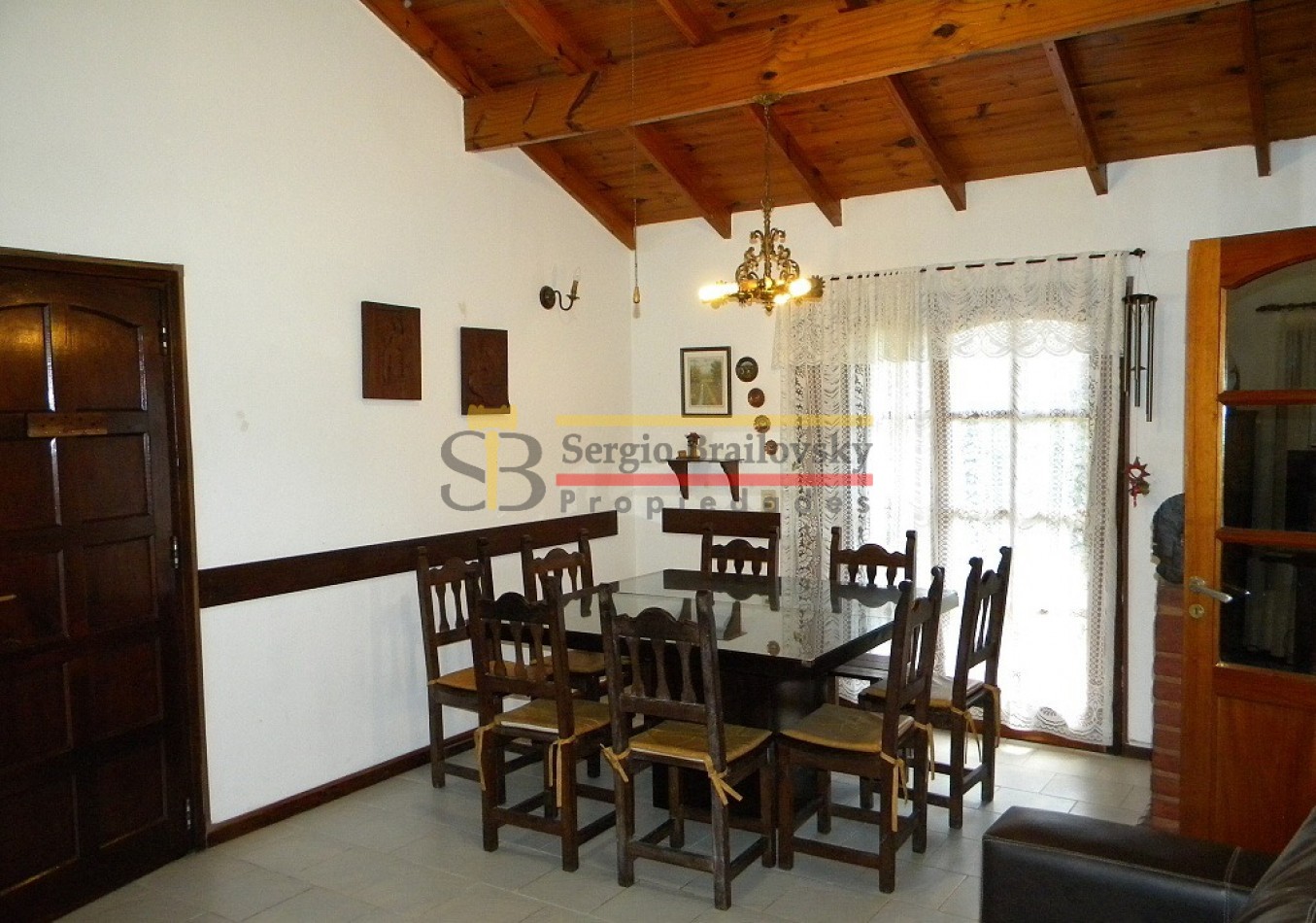 CASA EN ALQUILER TEMPORAL EN VILLA GESELL- BARRIO NORTE
