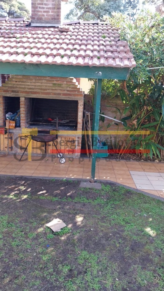 ALQUILER TEMPORAL- CASA DE 3 AMBIENTES EN VILLA GESELL- PARA 7 PERSONAS