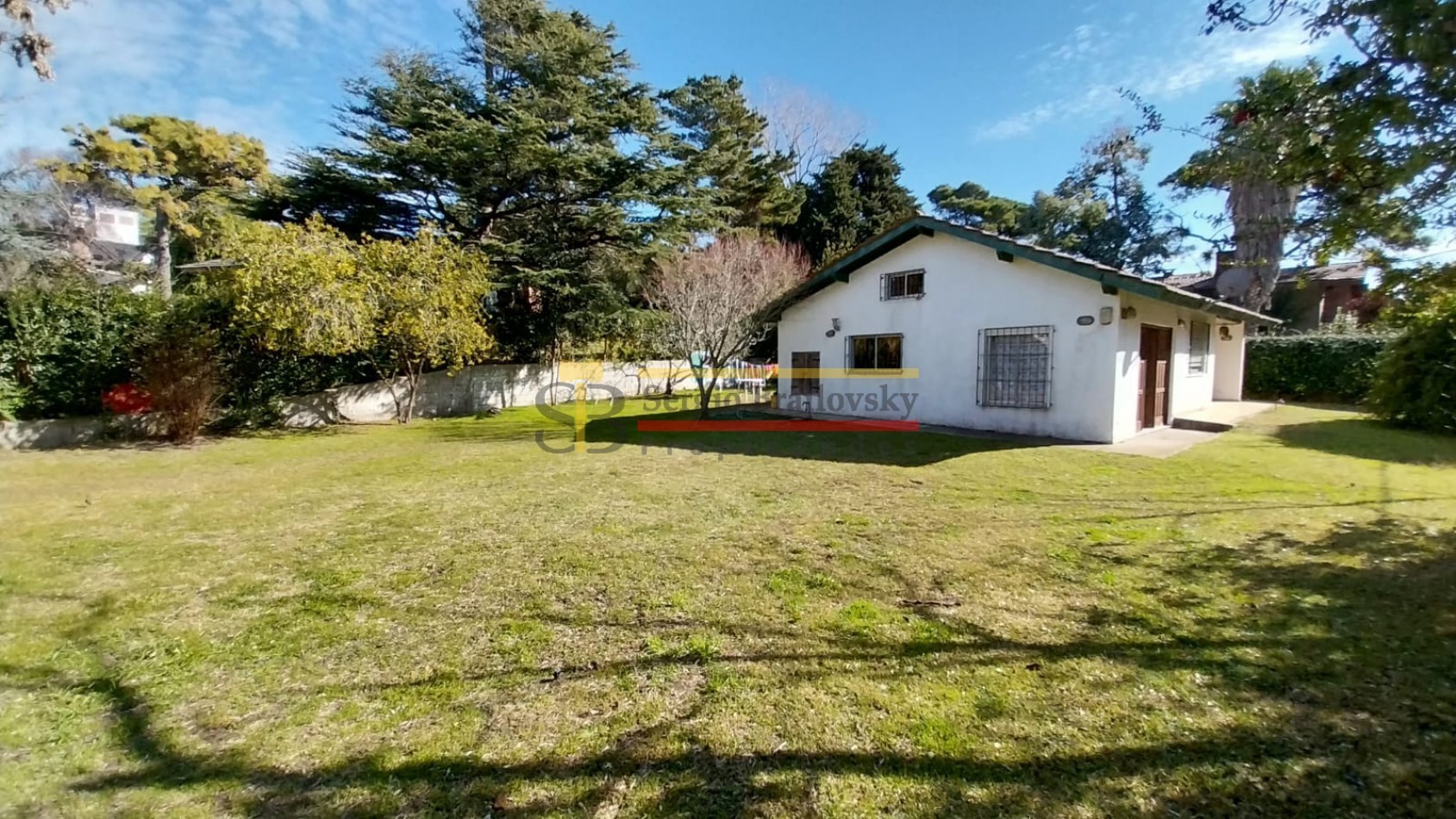 ALQUILER TEMPORAL- CASA DE 3 AMBIENTES EN VILLA GESELL- PARA 7 PERSONAS