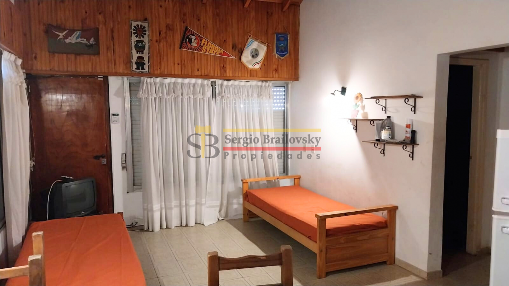 ALQUILER TEMPORAL- CASA DE 3 AMBIENTES EN VILLA GESELL- PARA 7 PERSONAS