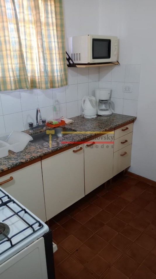 ALQUILER TEMPORAL EN VILLA GESELL DPTO  TIPO CASA PLANTA ALTA PARA 4 PERSONAS