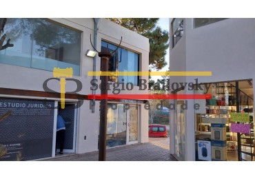 SE VENDE  LOCAL COMERCIAL EN OSTENDE 