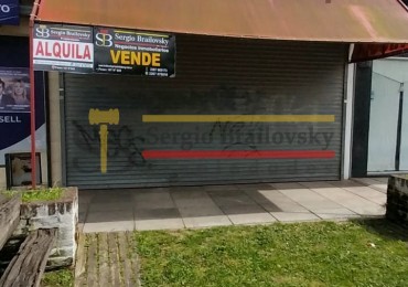 Oportunidad comercial y residencial en Av. 3 - Local, departamento y cochera