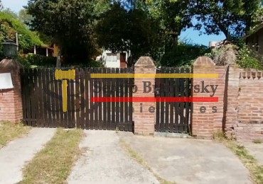  El Barba - Venta en Block en 104 y Av. 7 Casa + 2 Duplex Oportunidad de Inversion con Excelente Rentabilidad