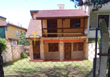 ALQUILER TEMPORAL DEPARTAMENTO TIPO CASA P.BAJA PARA 5 PERSONAS EN VILLA GESELL